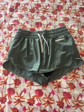 Vuori Clementine Shorts 2.5” Sage Green